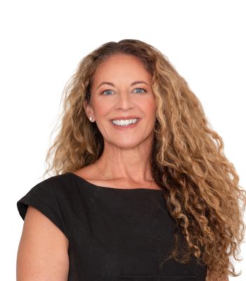 Portrait of Nicole Gossett, REALTOR®.